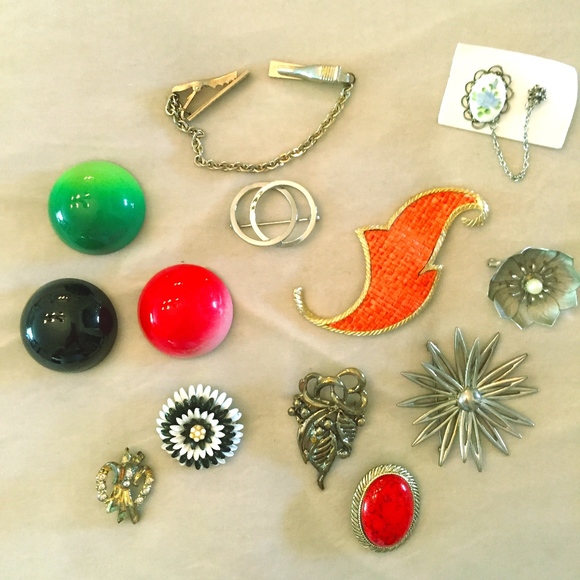 Vintage Fashion Pins - Picture 1 of 5